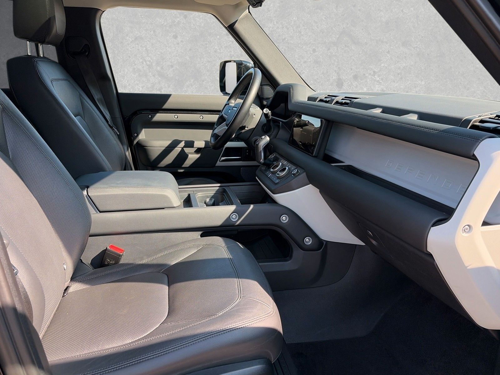Land Rover Defender 110 D250 XS Edition AHK imagem 3