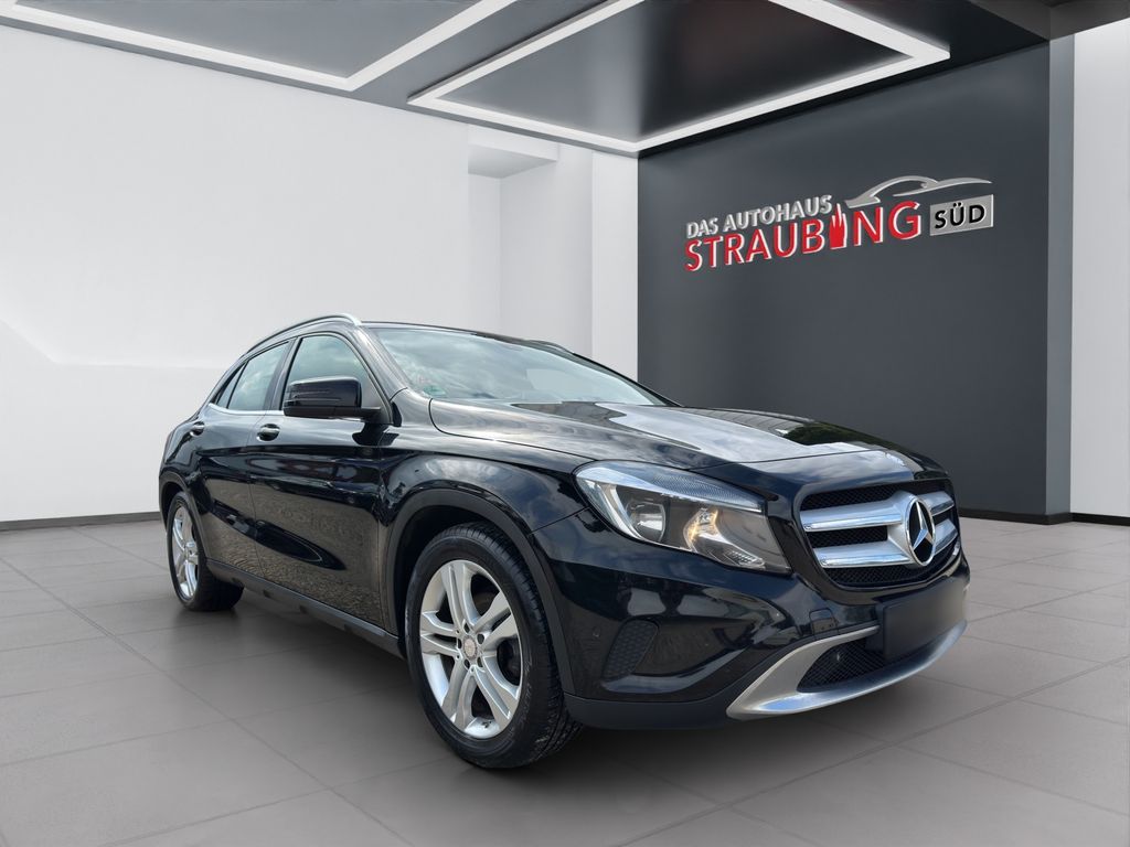 Mercedes-Benz GLA 220