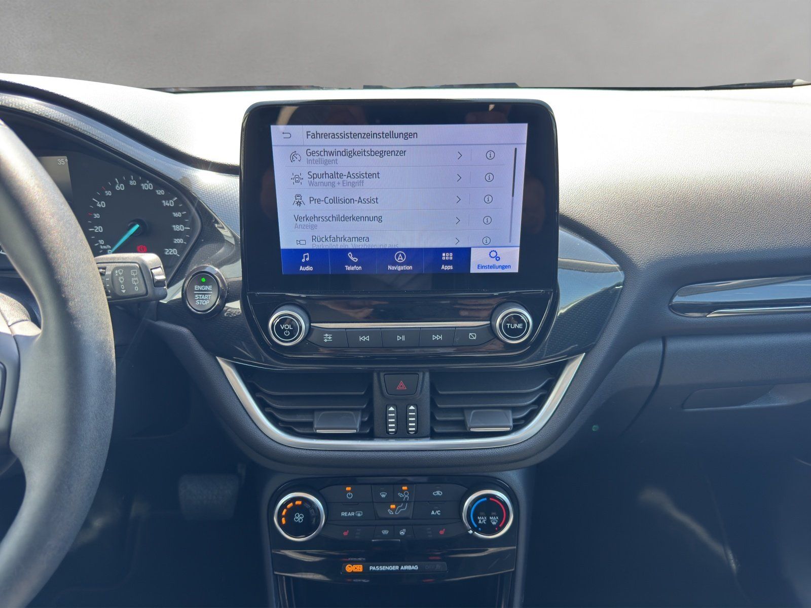 Fahrzeugabbildung Ford Puma 1.0 Titanium Aut./LED/KAMERA/TEMPOMAT/NAVI/