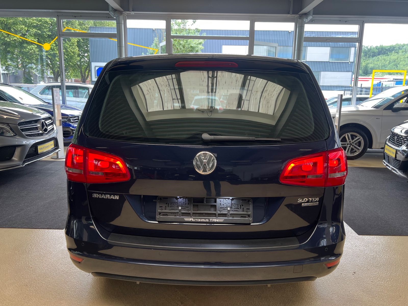 Fahrzeugabbildung Volkswagen Sharan 2.0 TDI BMT*CARPLAY*RÜCKFAHRKAMERA*7.SITZ