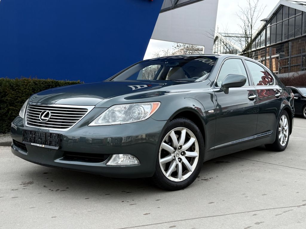 Lexus LS 460