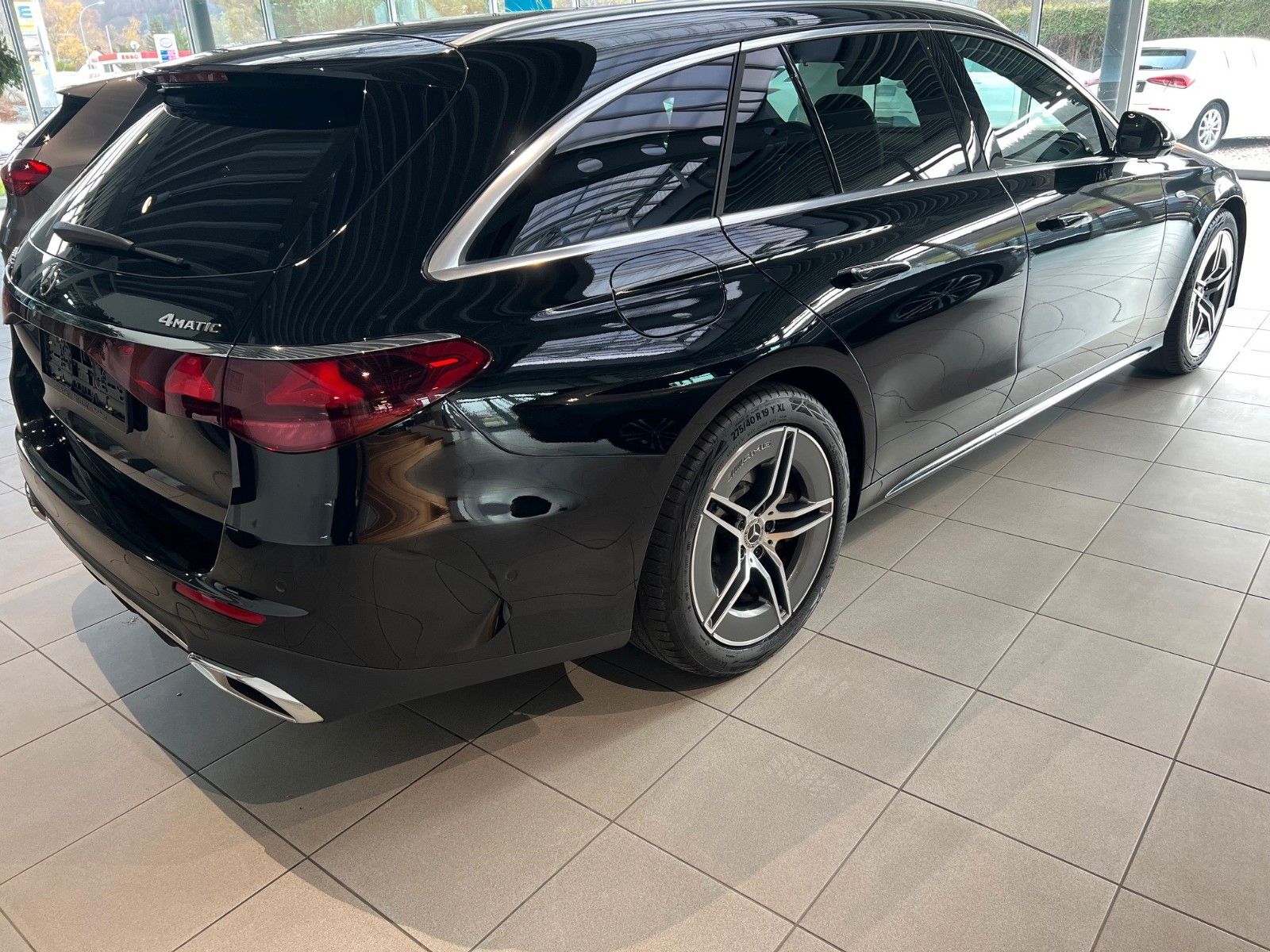 Mercedes-Benz E 300 de 4Matic AMG Line Premium Pano AHK Leder foto 3
