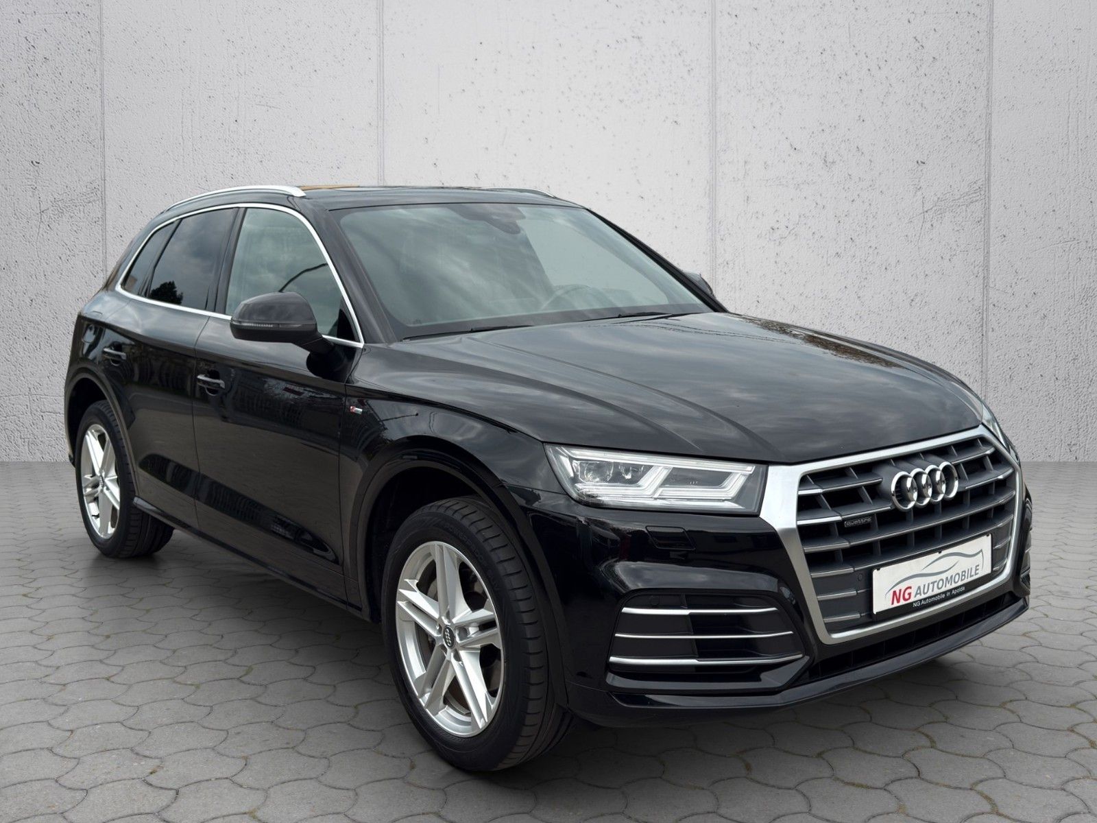 AUDI Q5 40 TDI quattro S-Line *LED-Schein.*Panorama*