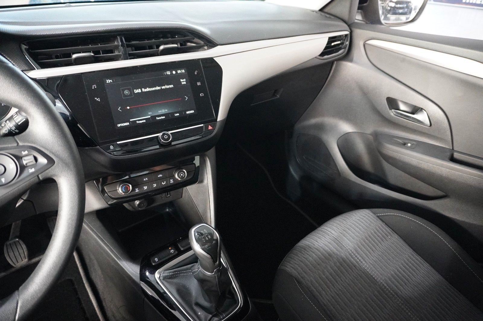 Fahrzeugabbildung Opel Corsa F 1.2 EDITION NAVI/KAMERA/TEMP./PDC/DAB+