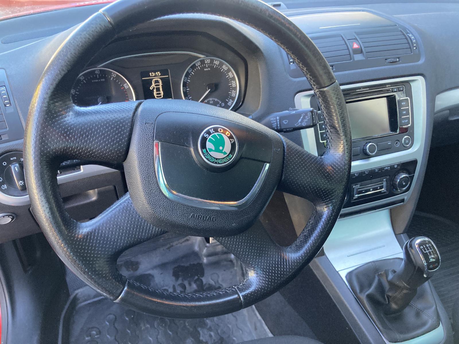 Skoda Octavia 2012 — photo 7