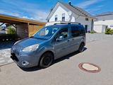 Peugeot Partner mit Panoramadach, 8-fach bereift - Peugeot Partner Tepee mit Panoramadach