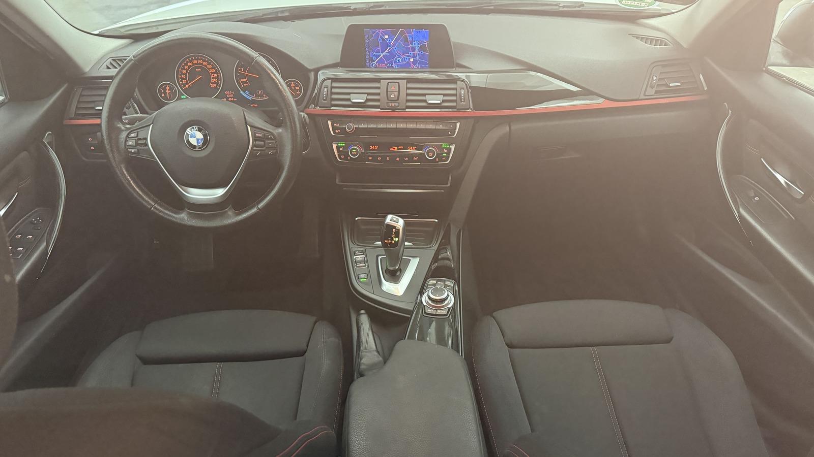 BMW 320 2012 — photo 5