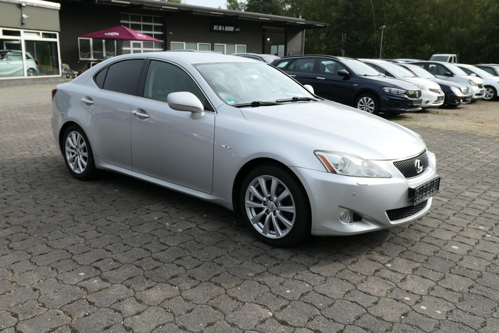 Lexus IS 250 V6 208ch - Attelage - Navi - Sièges ventilés - Xénon - Pneus toutes saisons