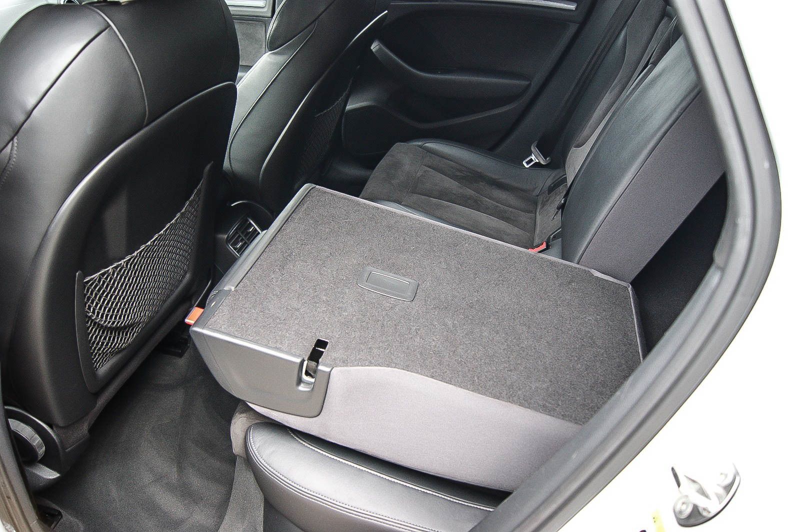 Fahrzeugabbildung Audi A3 Limousine 1.4 TFSI S-LINE NAVIGATION XENON 18