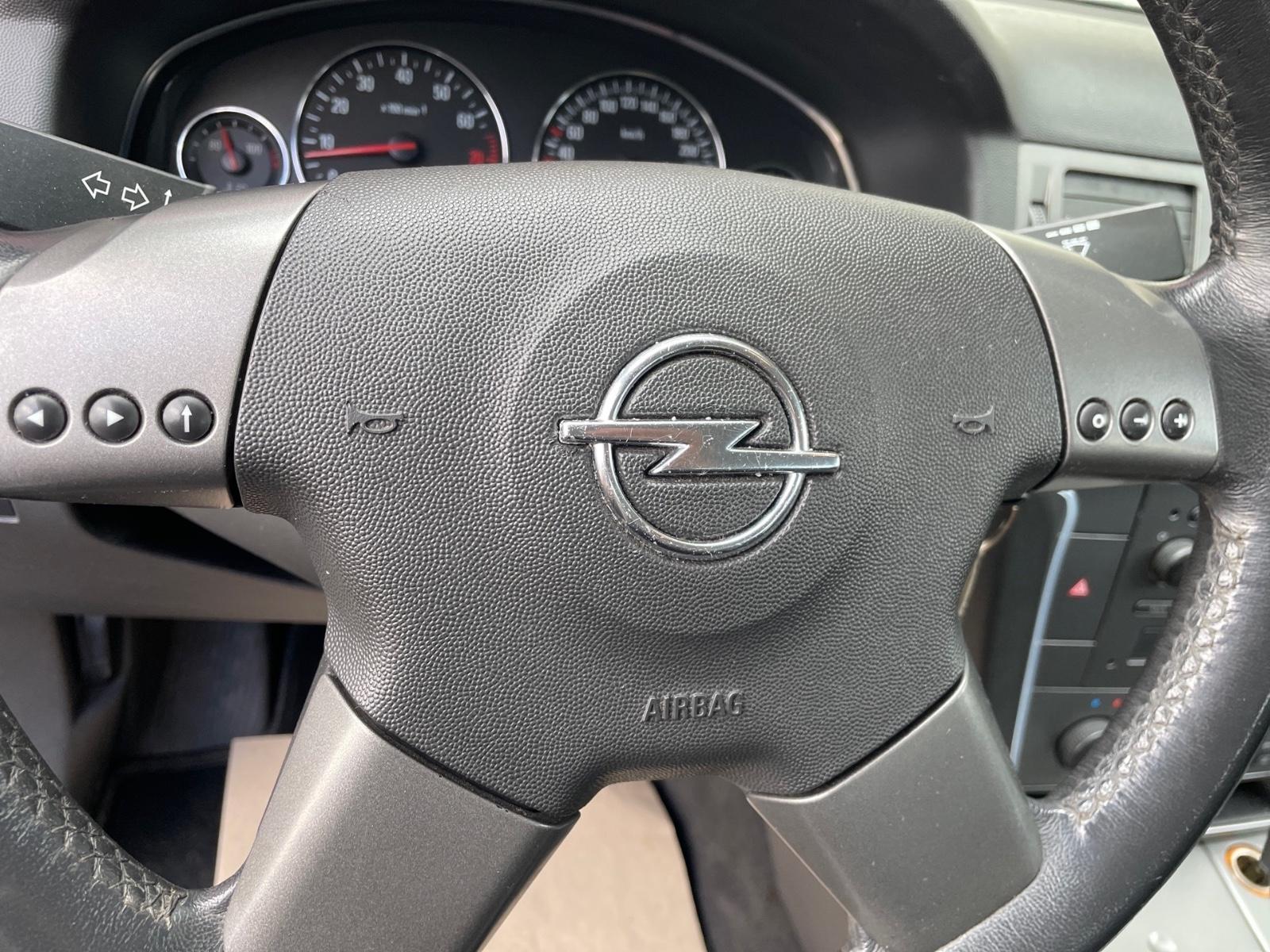Opel Signum 2004 — photo 22