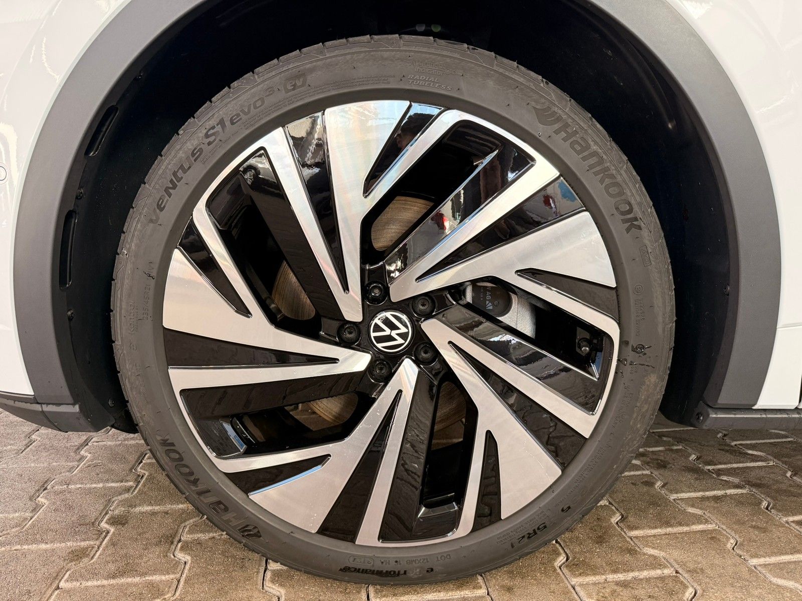 Fahrzeugabbildung Volkswagen ID.5 Pro 210kW UPE.67.116.- AHK + MATRIX