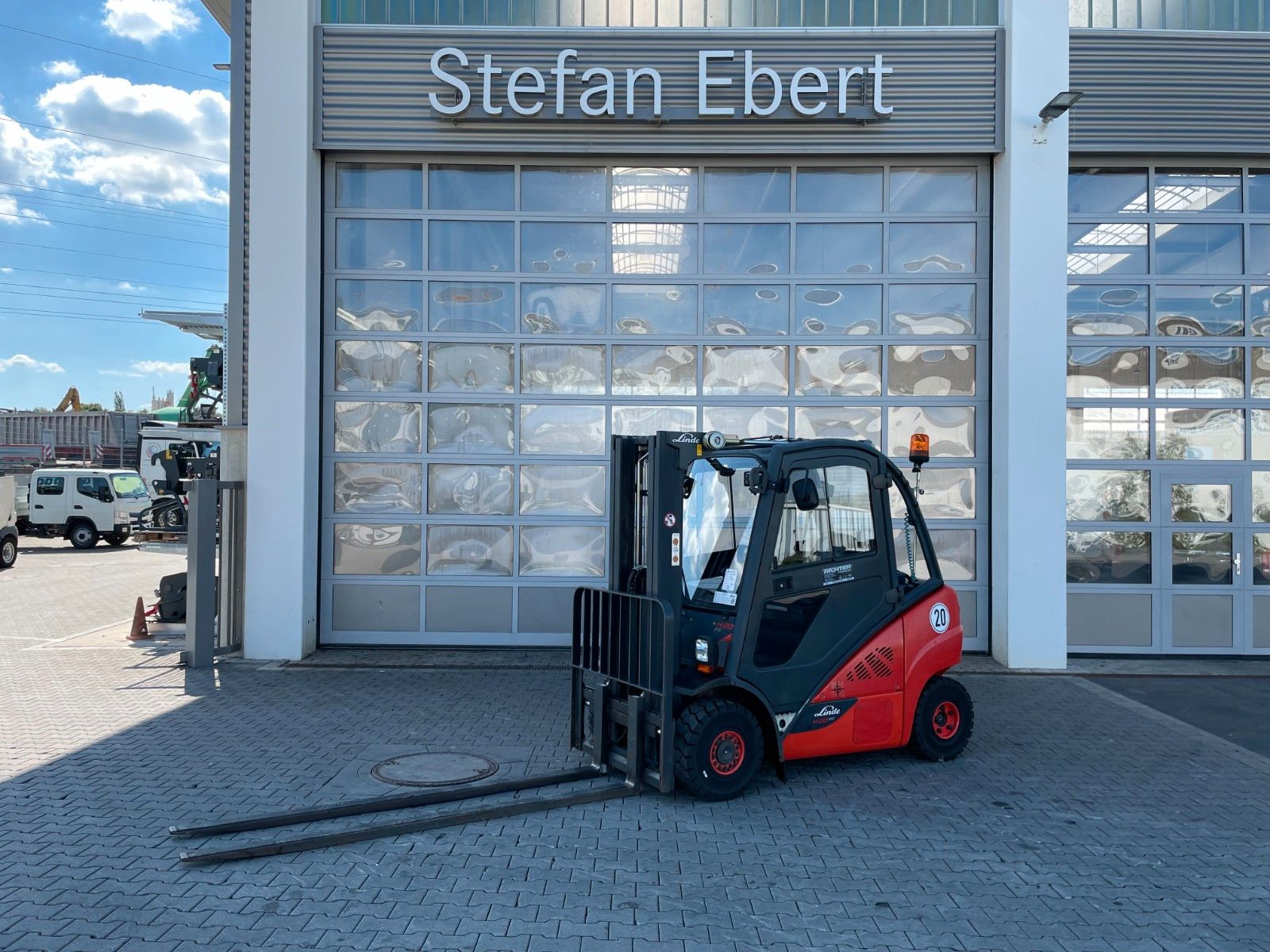 Fahrzeugabbildung Linde H20D-02/600 / Triplex 4,71m / 1.918h / Diesel