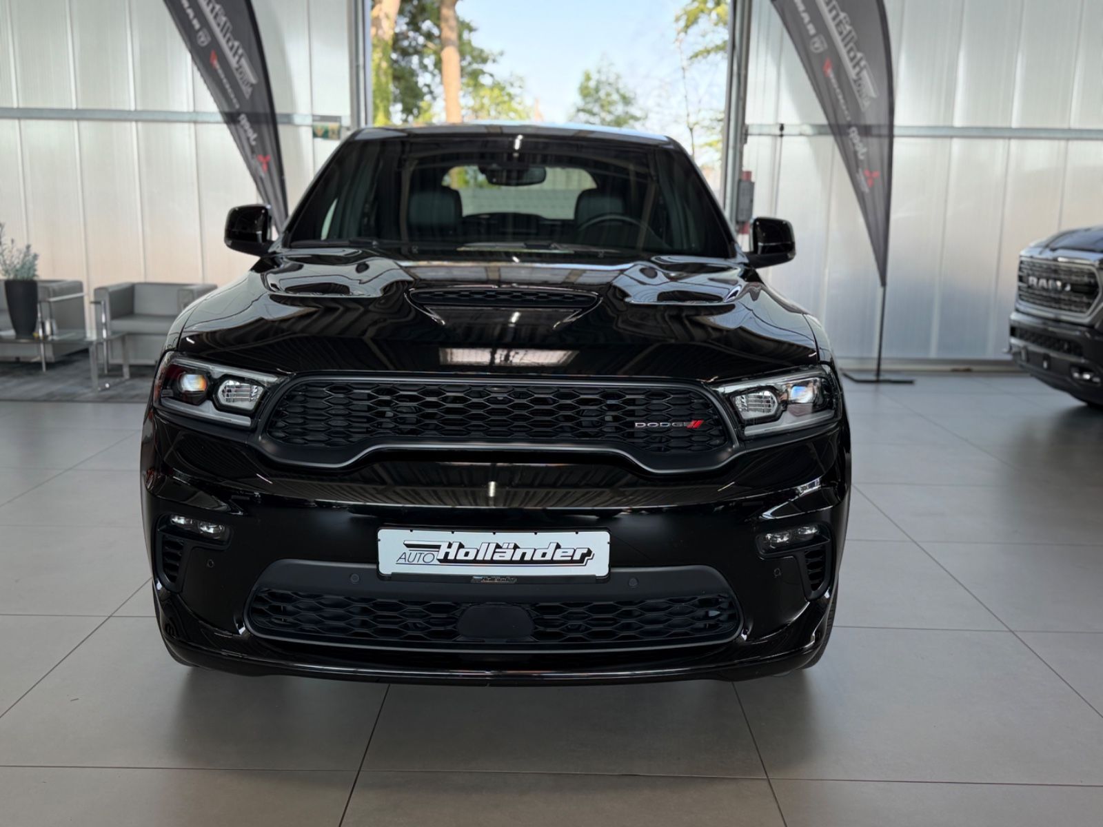 Fahrzeugabbildung Dodge Durango 5,7 HEMI R/T LPG Black-Top 7-Sitzer