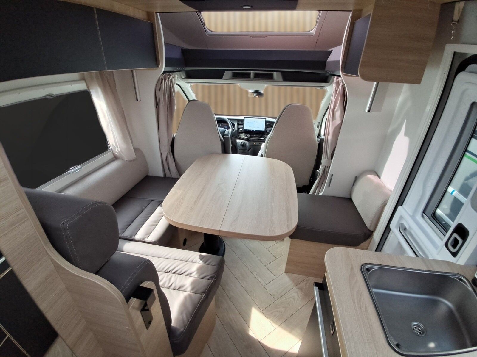 Fahrzeugabbildung Chausson Teilintegriert Titanium Line 627 Dörr30YEdition