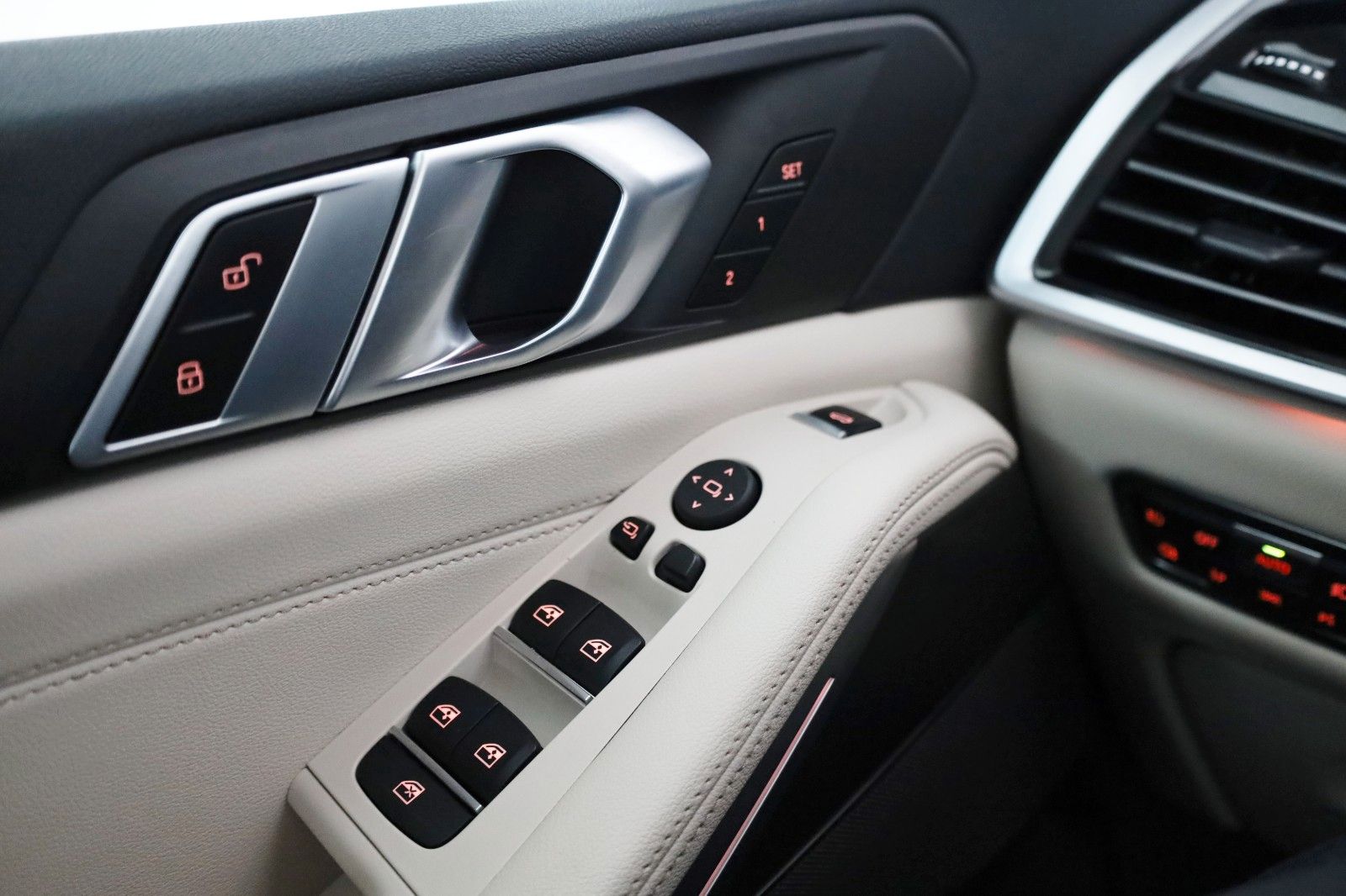 Fahrzeugabbildung BMW X5 xDrive 30d,Leder,Navi,LED,SH,H&K,Kamera,ACC