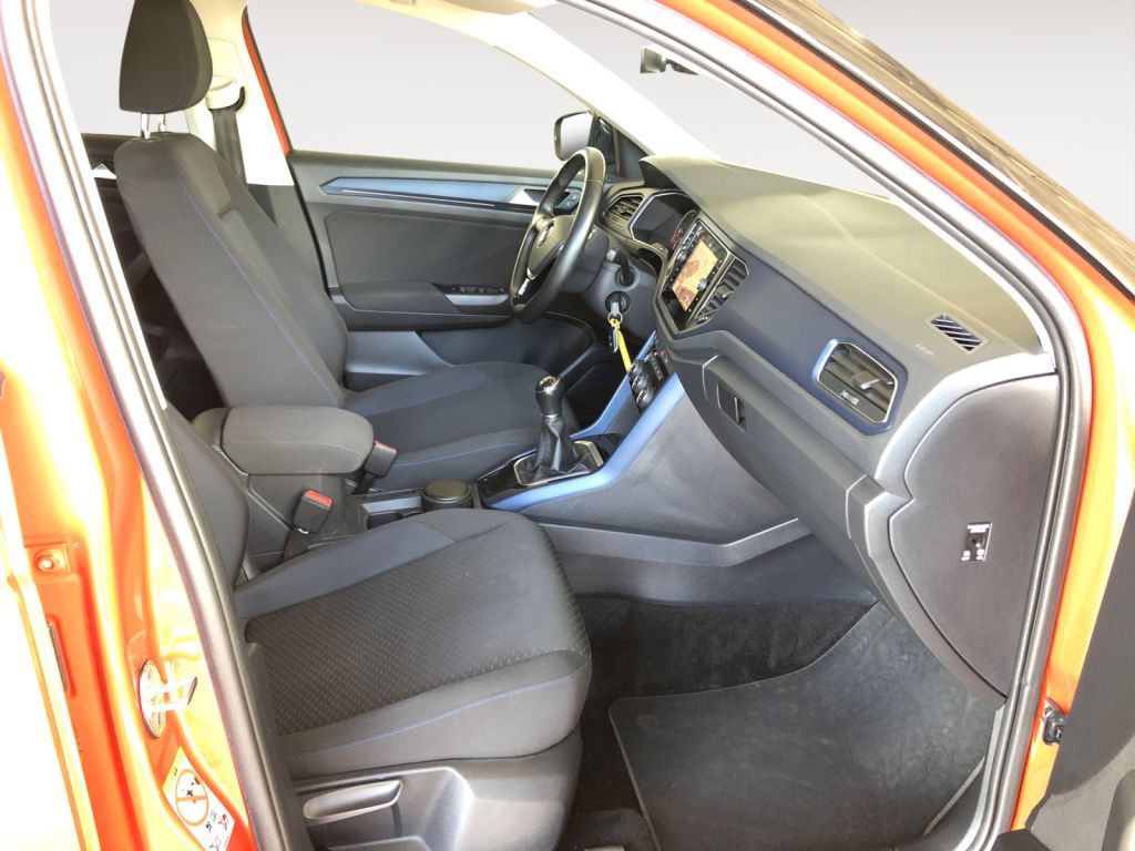 Fahrzeugabbildung Volkswagen T-Roc 1.6 TDI SCR UNITED LED AHZV Standheizung
