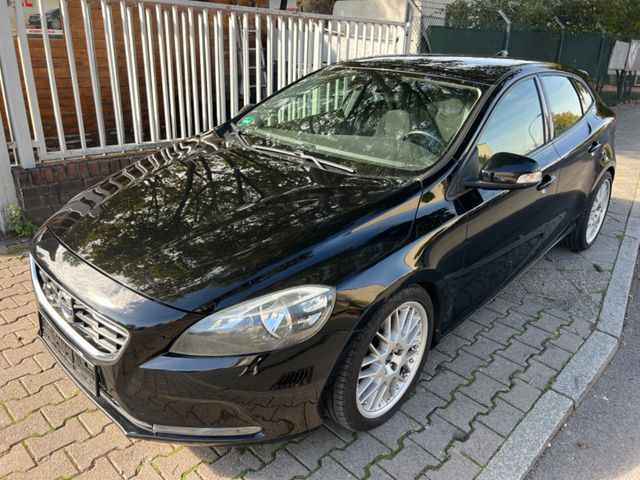 Volvo V40 D4 Geartronic Kinetic