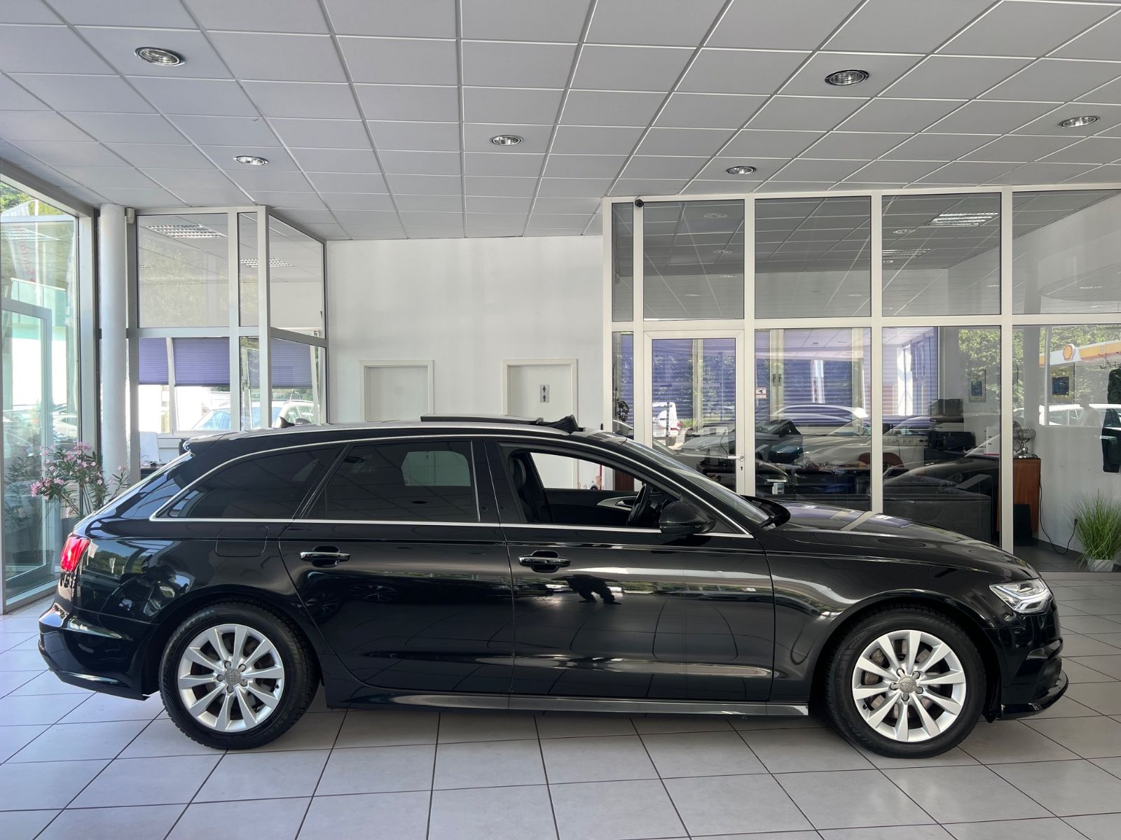 Fahrzeugabbildung Audi A6 Avant 3.0 TDI clean diesel quattro *PANO*HEAD