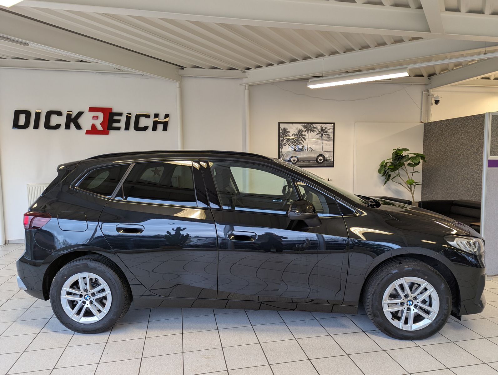 BMW 218 Active Tourer d Panoramadach Kamera AHK - Image 8