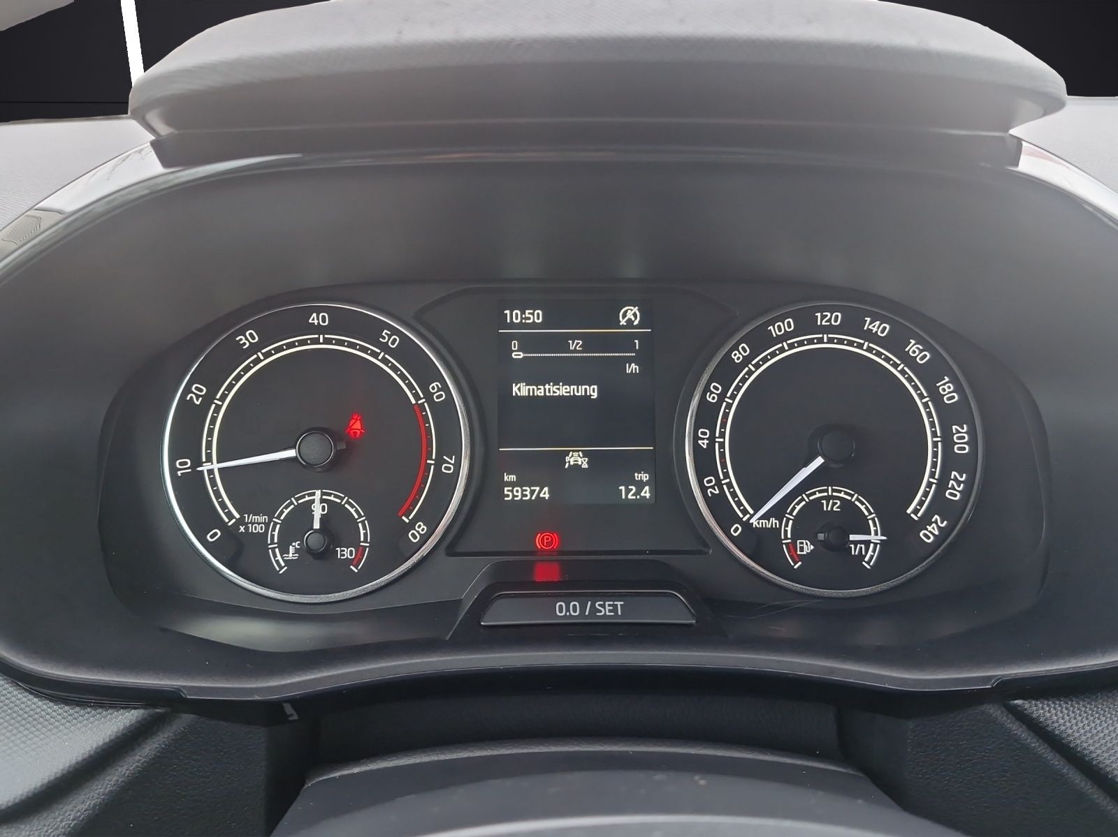 Fahrzeugabbildung SKODA Fabia Active 1.0 MPI DAB SH KLIMA