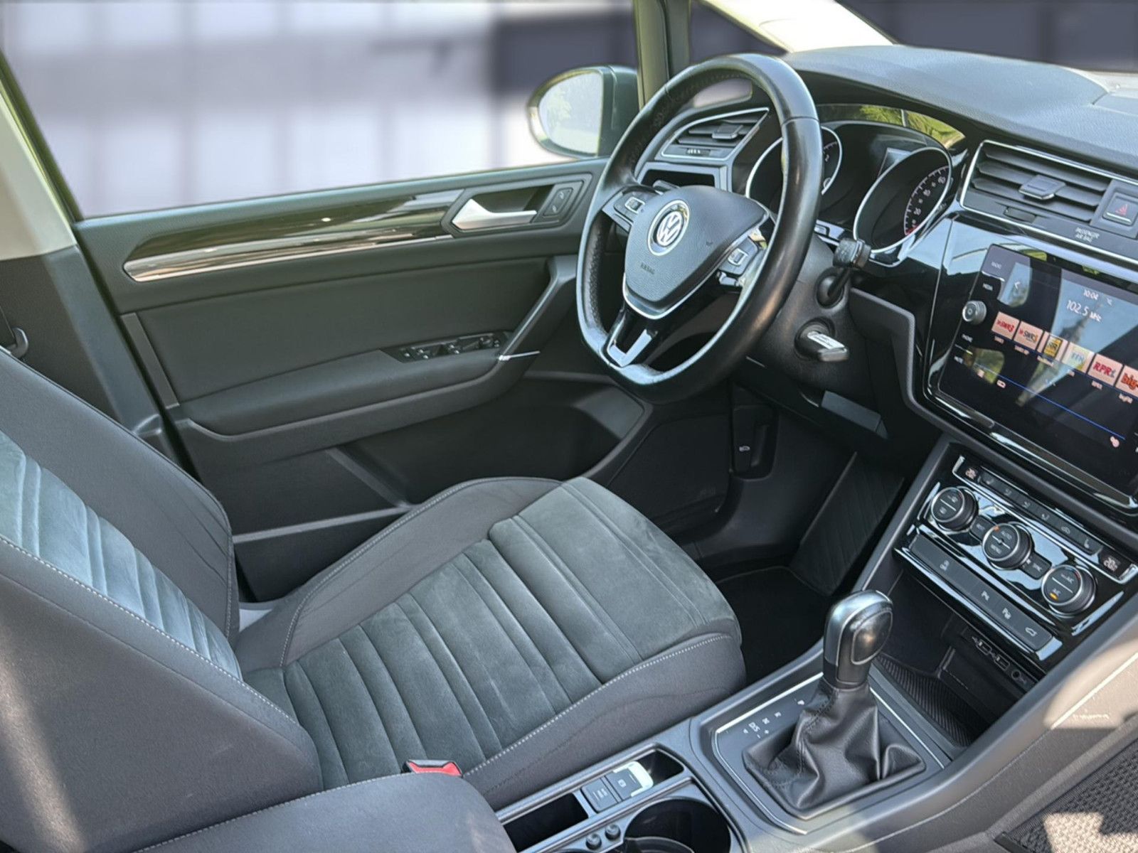 Fahrzeugabbildung Volkswagen Toura2.0 TDI Touran / AHK/unfallfrei