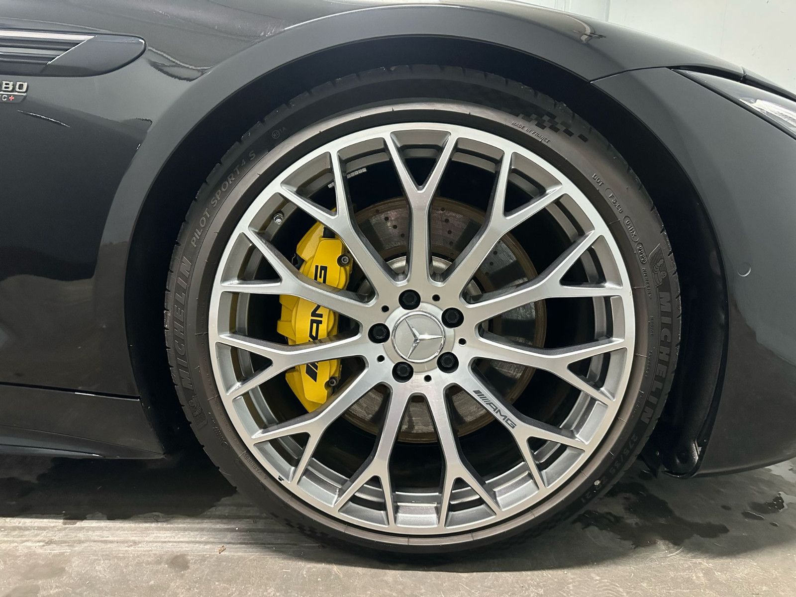 Fahrzeugabbildung Mercedes-Benz SL 63 4MATIC+ *MANUFAKTUR*NIGHT*LIFTSY*HEADUP*