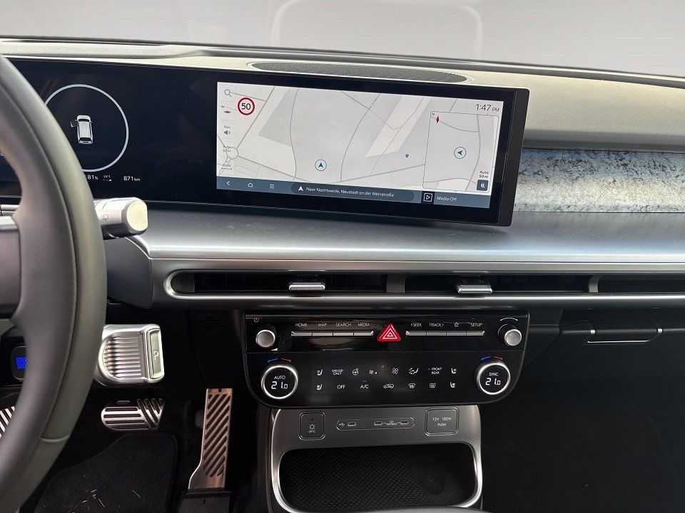 Fahrzeugabbildung Hyundai IONIQ 9 6-Sitzer 110kWh 307PS AWD UNIQ Pano, Swi