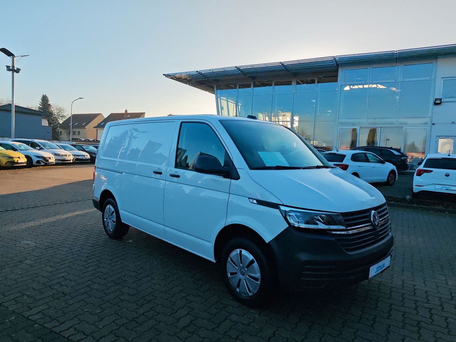 T6.1Transporter Kasten TDi DSG Navi AZV LED