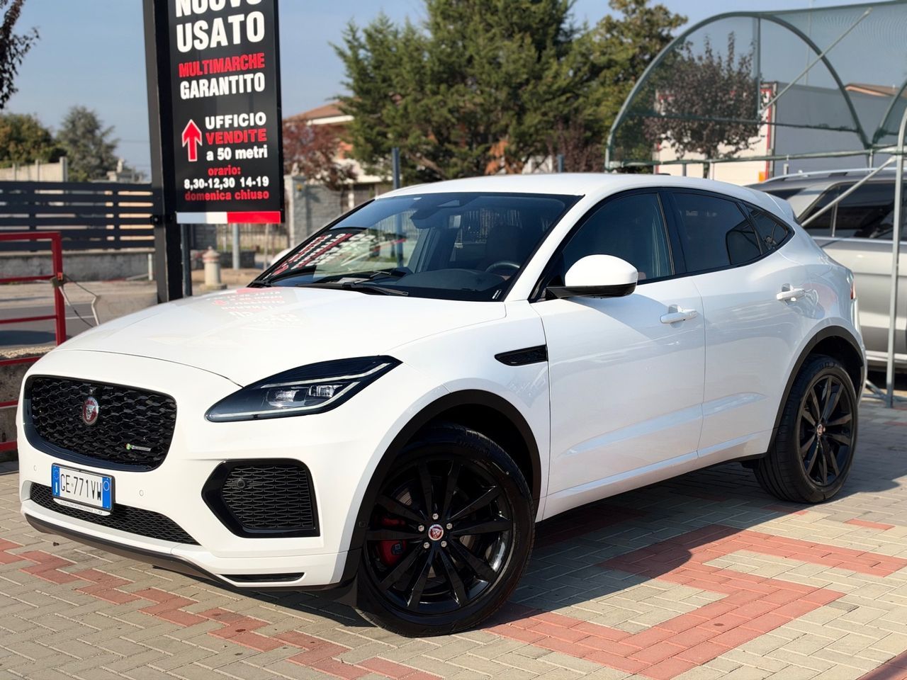 Jaguar E-Pace 2.0 I4 249 CV AWD Auto R-Dynamic H imagem 2