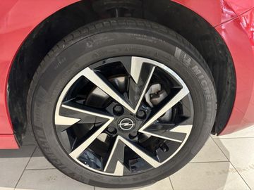 Fotografie 4 des Opel Corsa 1.2 Direct Injection Turbo GS