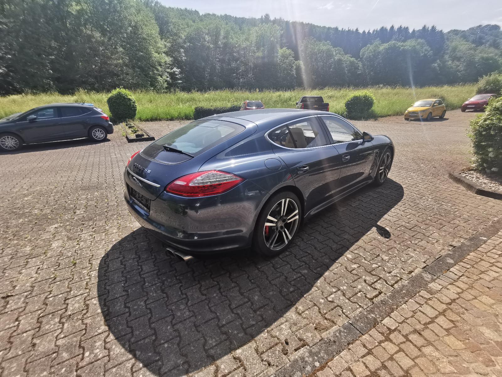 Porsche Panamera Turbo AHK Chauffeur MwSt.