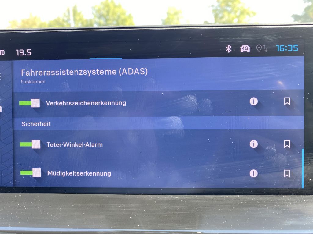 Fahrzeugabbildung Citroën C4 PureTech 130 S&S *Automatik* MAX *beh. Lenkr*