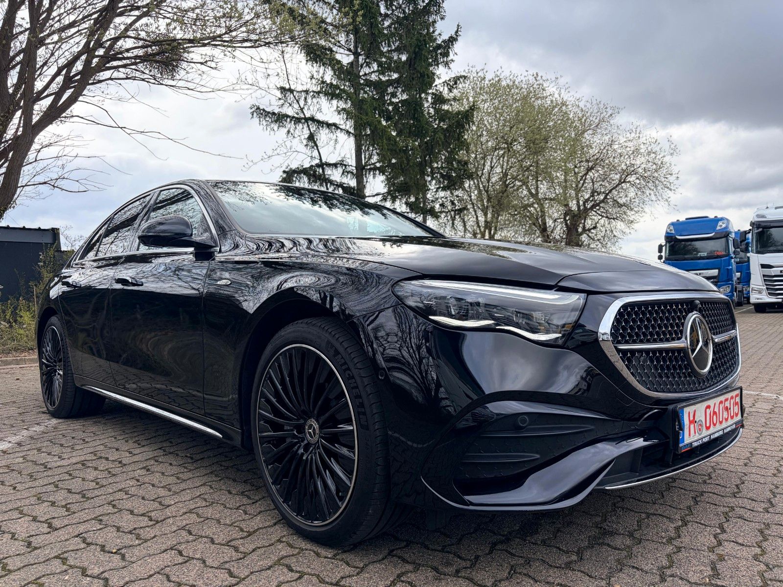 Fahrzeugabbildung Mercedes-Benz Limousine E 300 de 4Matic Edition AMG