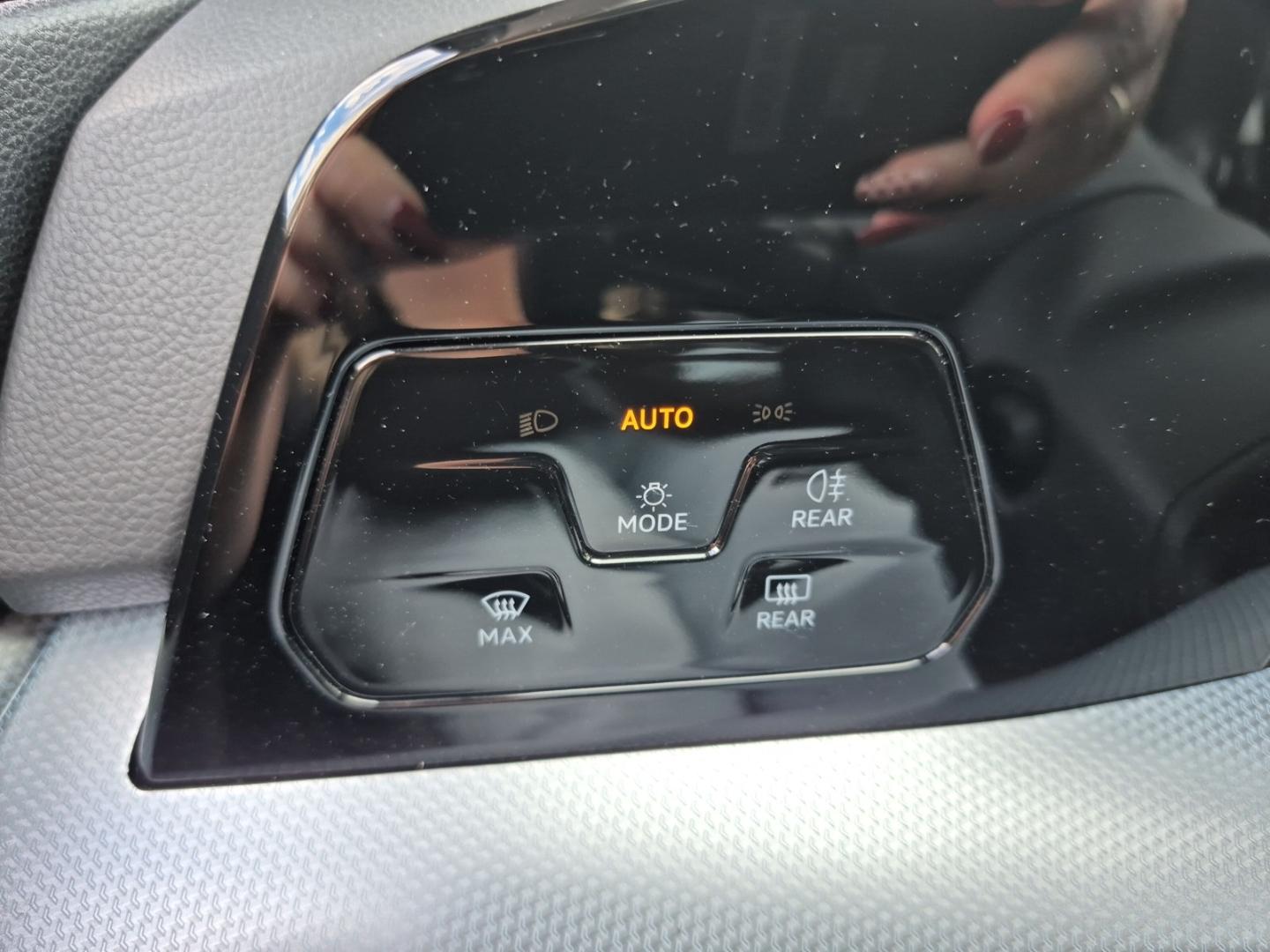 Volkswagen Golf VIII 1.5 eTSI DSG Energy Navi ACC SHZ, миниатюра 17
