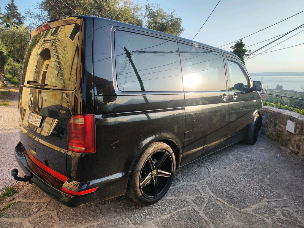Image of Volkswagen T6 Kombi