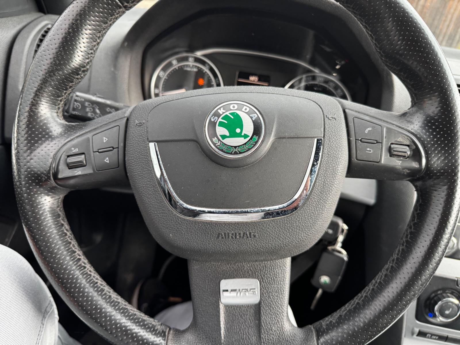 Skoda Octavia 2011 — photo 11