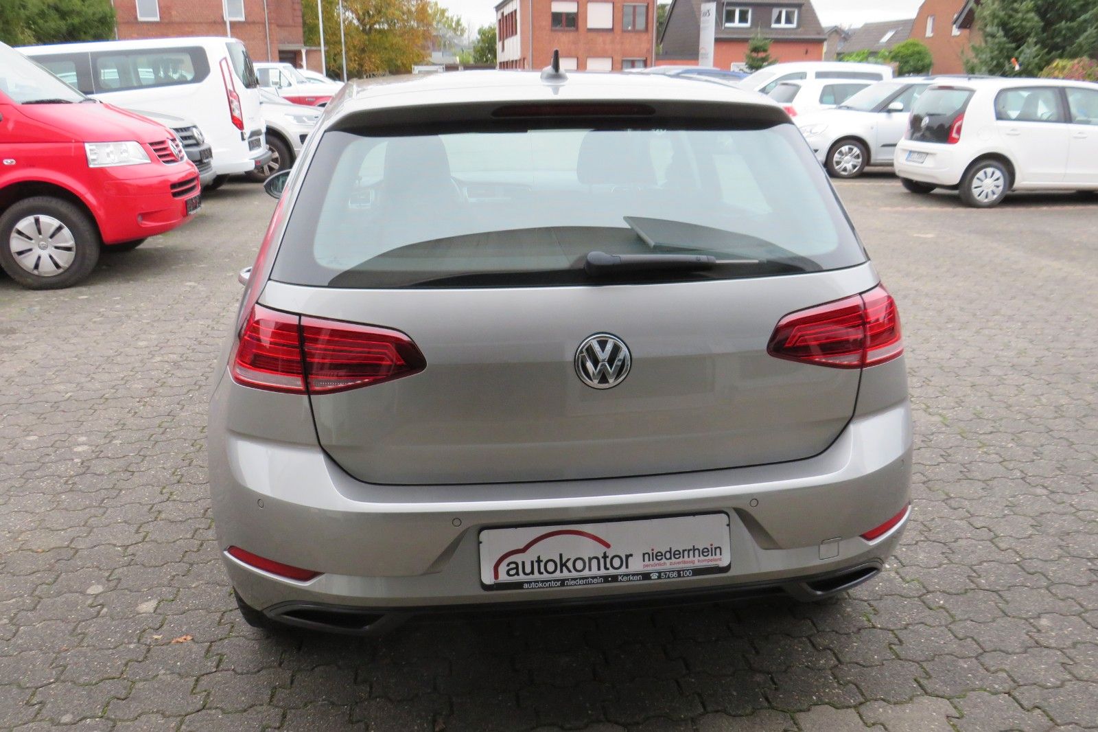 Fahrzeugabbildung Volkswagen Golf VII LIM. SITZH. TELVOR 8-FACH 4T. PDC 1.HD