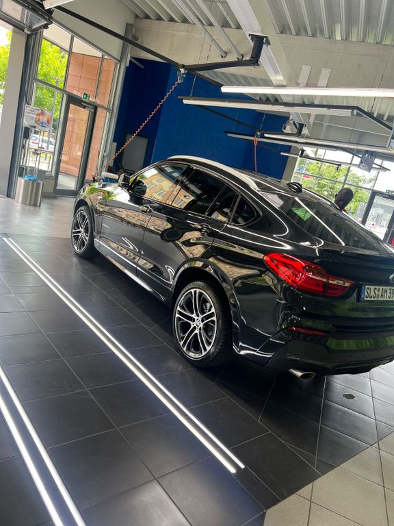 Image of BMW X4 M