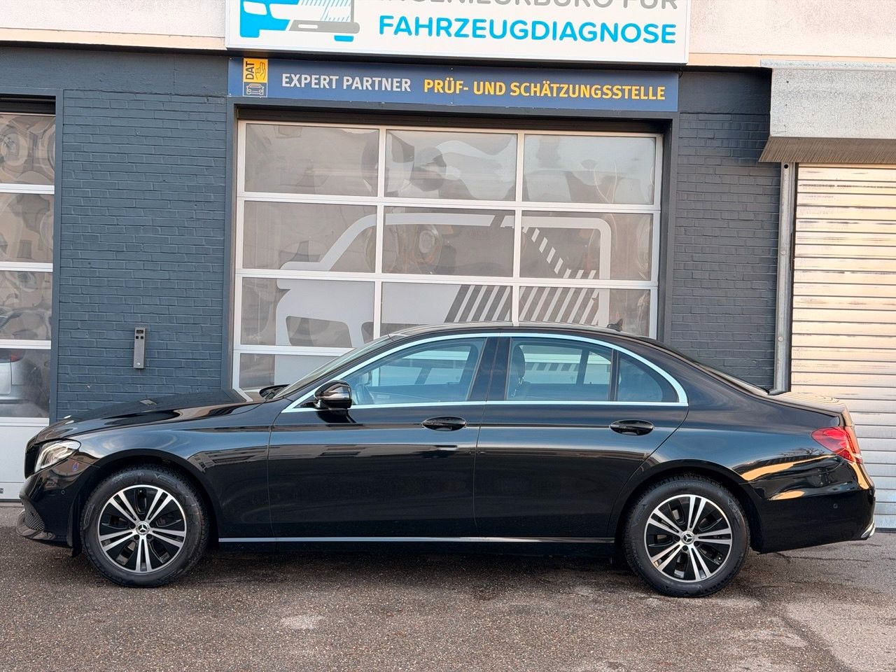 Mercedes-Benz E 220d 9G/KAM/LED/AVANTGARDE foto 6