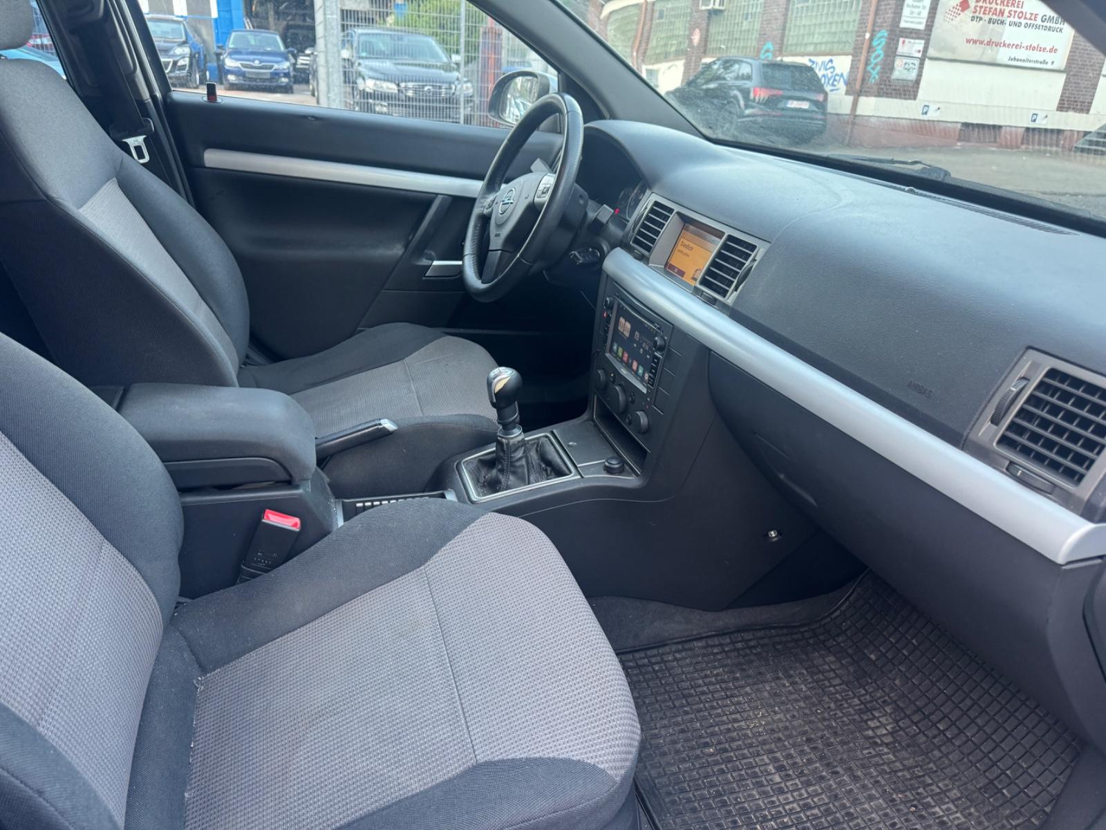Opel Vectra 2005 — photo 8