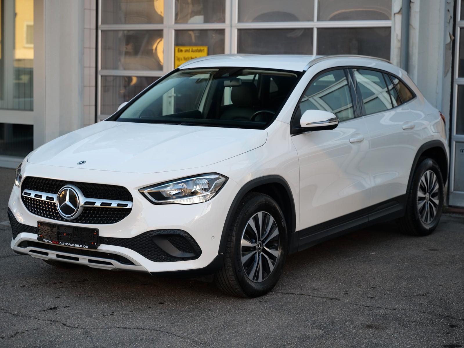 Mercedes-Benz GLA 180d STYLE NAVI+LEDER+17" ALU+AHK