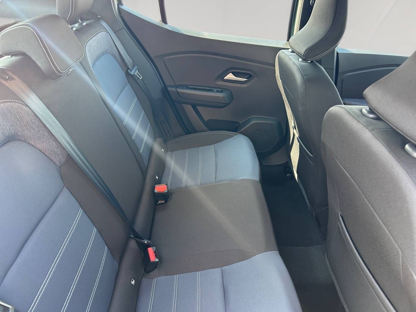Fahrzeugabbildung Dacia Sandero Journey TCe 100