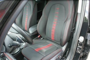 Fahrzeugabbildung BMW X1 xDrive20 dA Sport Line LED AHK NAVI 1.HAND