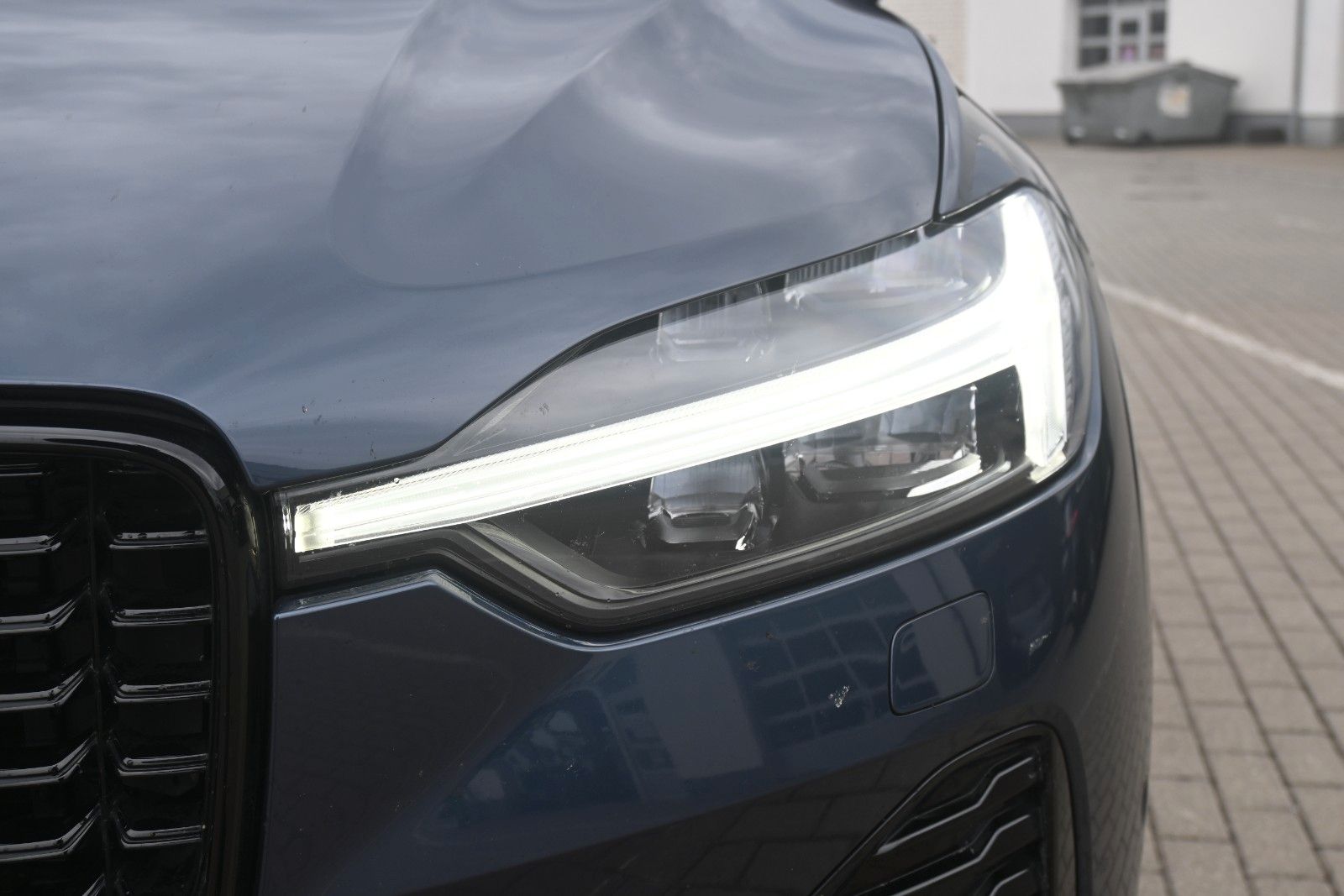 Fahrzeugabbildung Volvo XC60 B5 AWD Ultra Dark*PANO*LUFT*360°*ACC*AHK