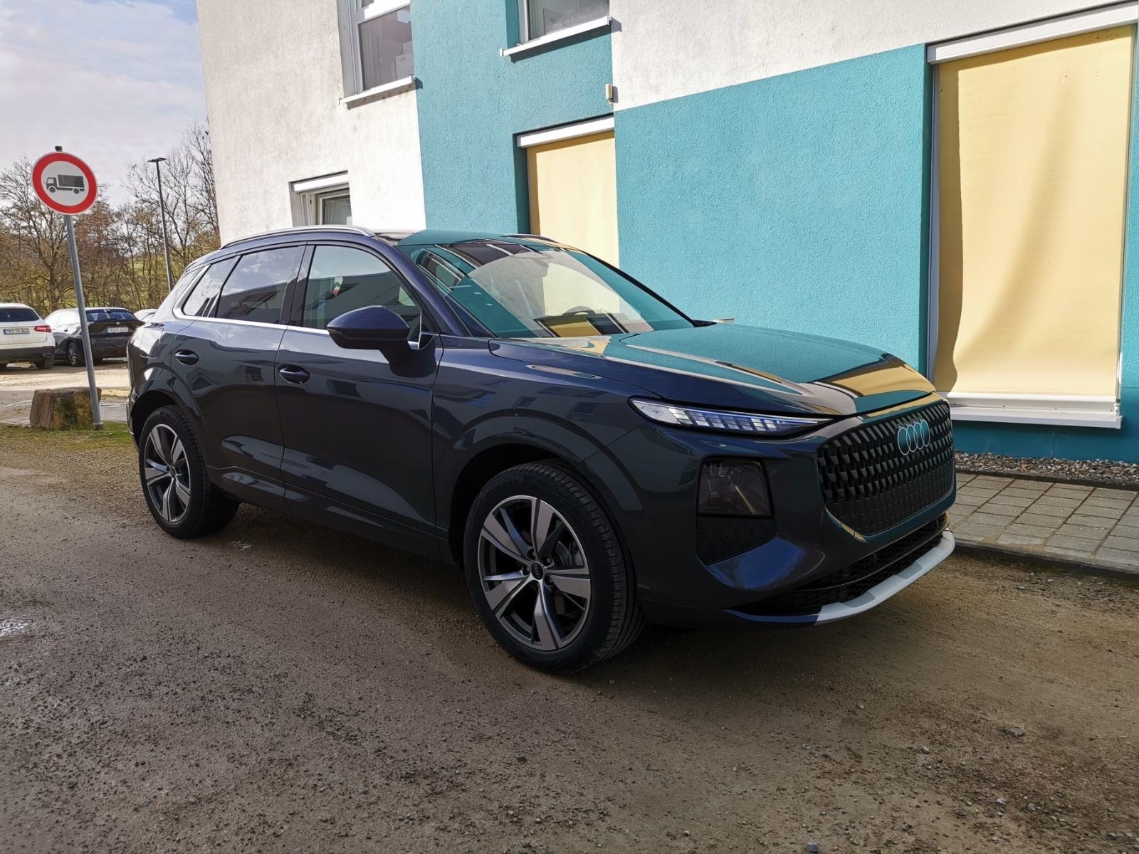 Audi Q3 TDI 110kW S tronic/SPORTSITZ/TECH PLUS/KAM/19