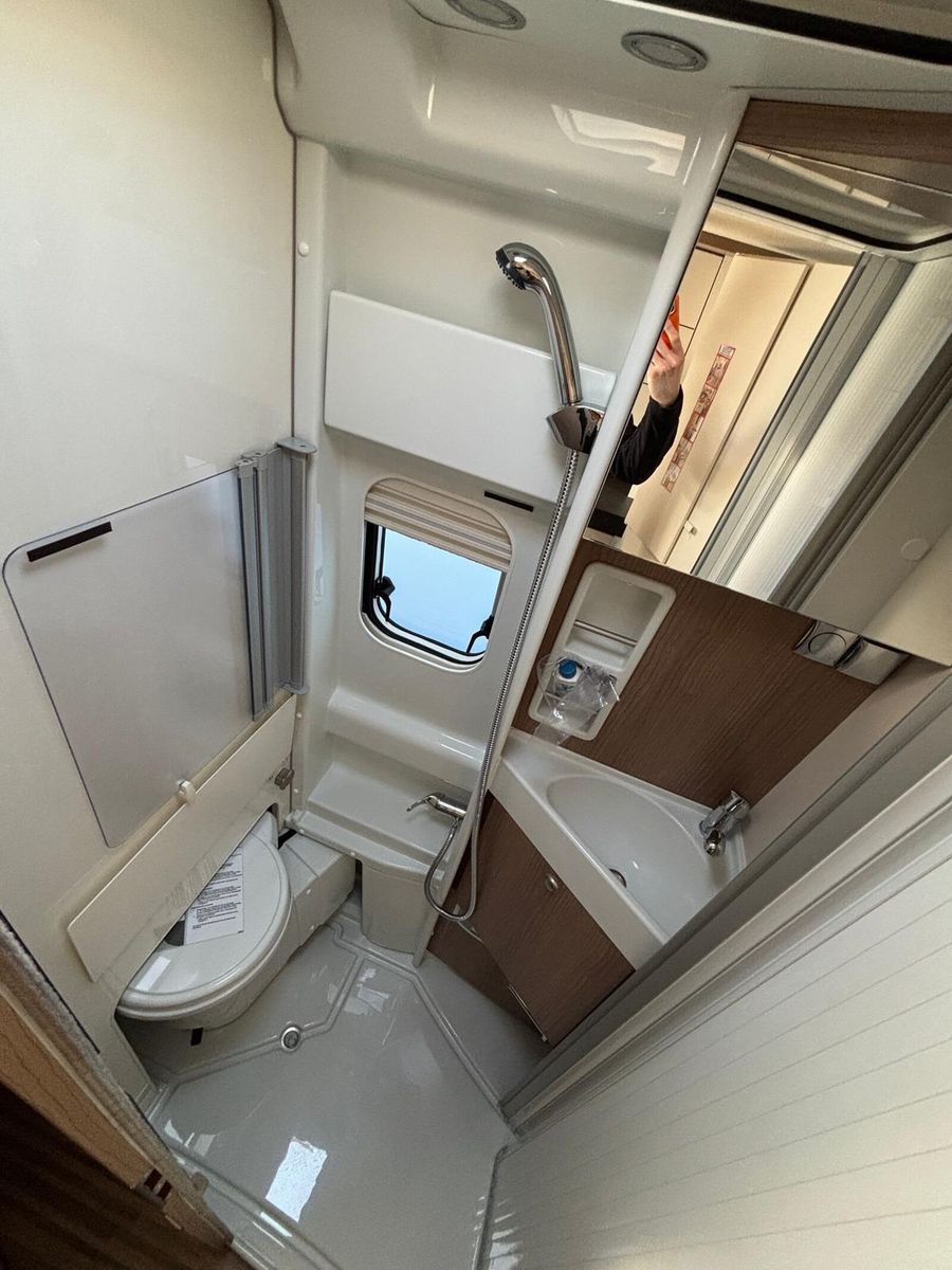 Fahrzeugabbildung Malibu Van first class - two rooms 640 LE RB Fiat