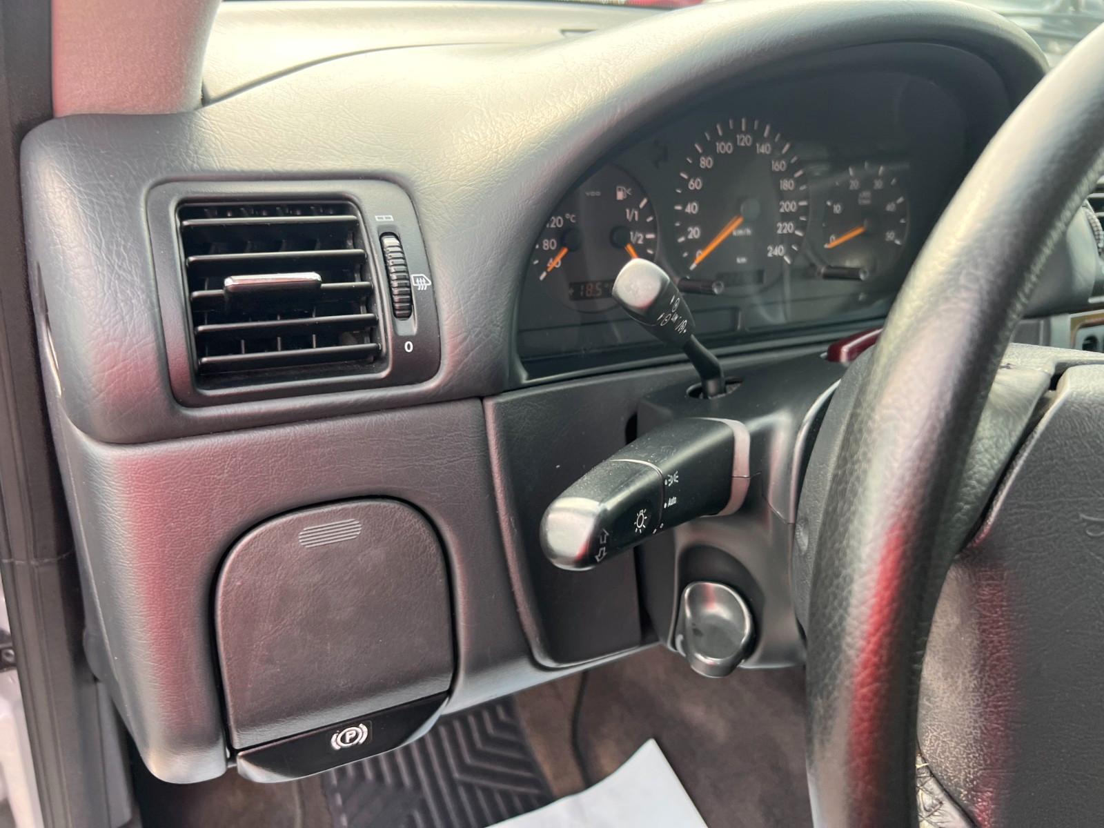 Mercedes-Benz ML270 2004 — photo 14