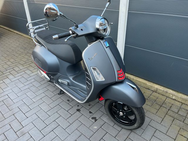 Vespa 300 GTS ABS ASR 1.Hd. nur 2300 Km !