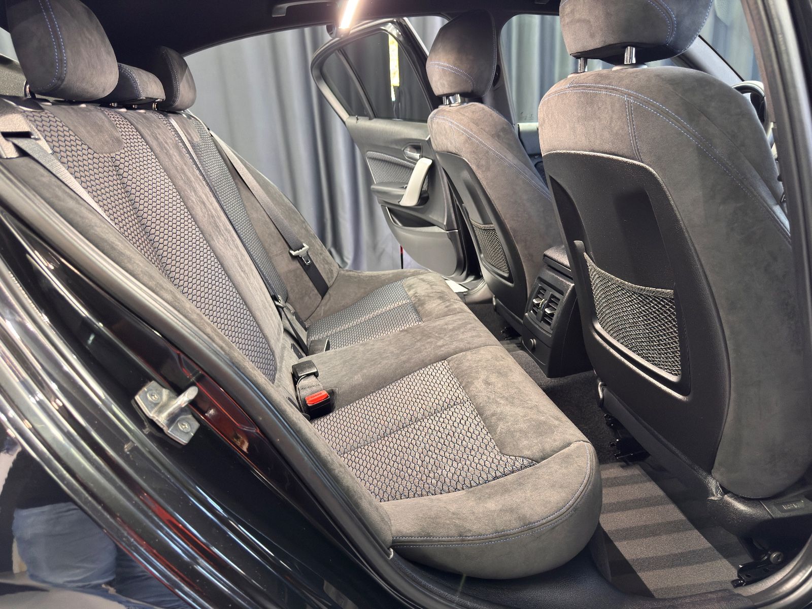 Fahrzeugabbildung BMW M135i xDrive|H&K|LED|KAMERA|VOLL|DEUTSCHES FZG