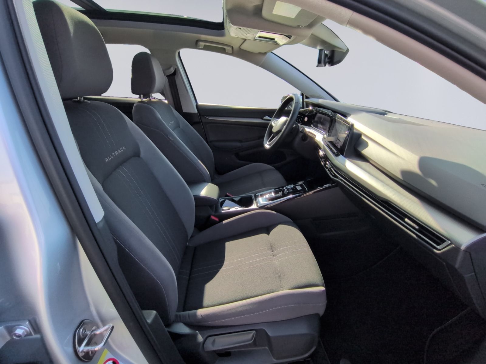 Golf VIII Alltrack 2.0 TDI DSG KAMERA+PANO+STHZ